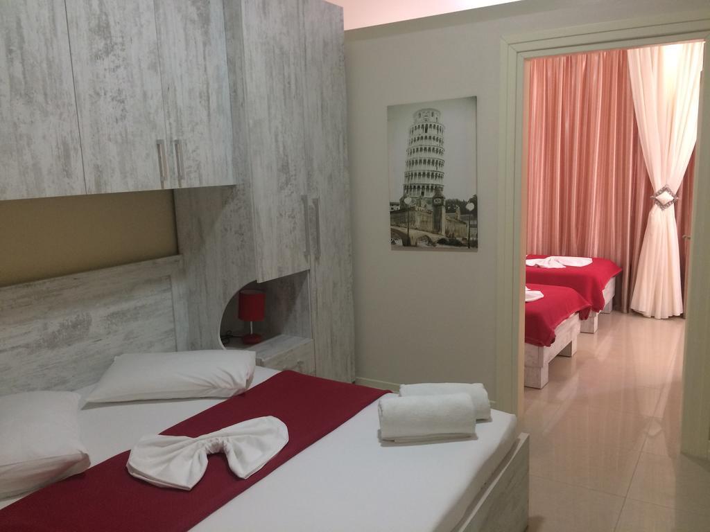 Berti Apartments Sarandë Esterno foto