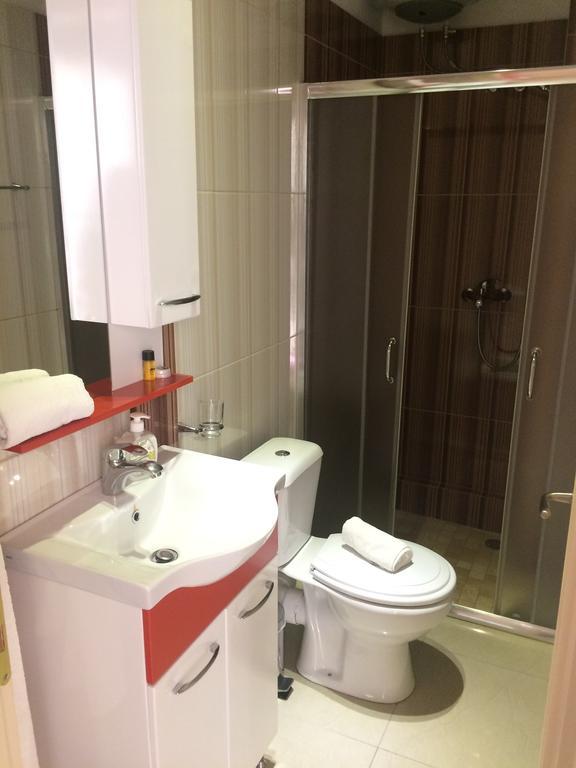 Berti Apartments Sarandë Esterno foto