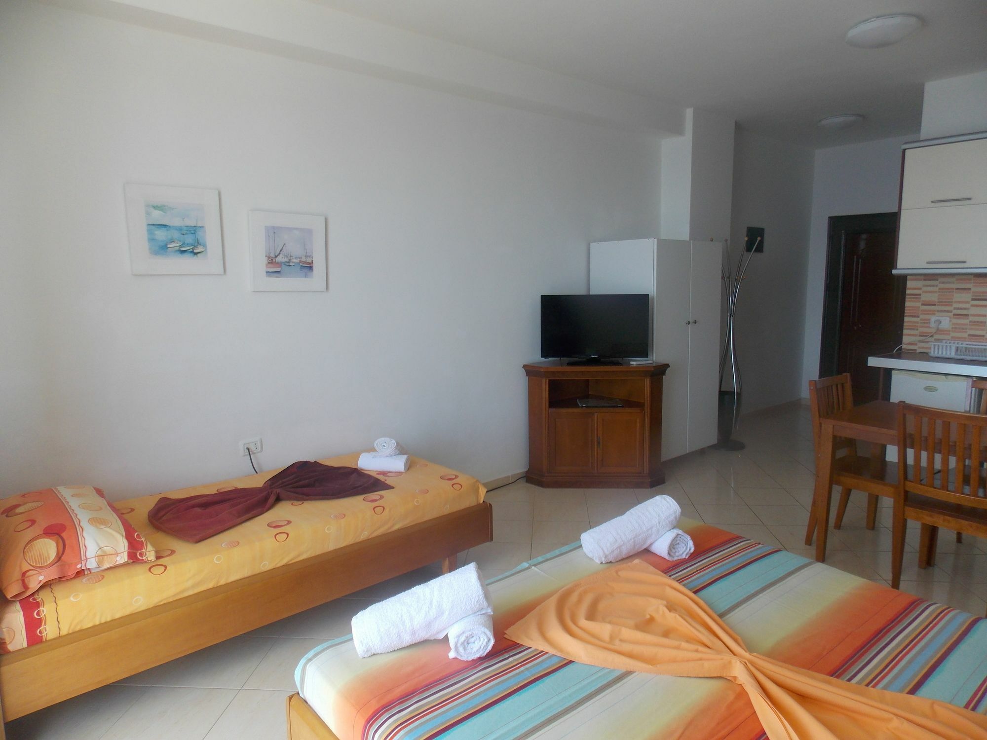 Berti Apartments Sarandë Esterno foto