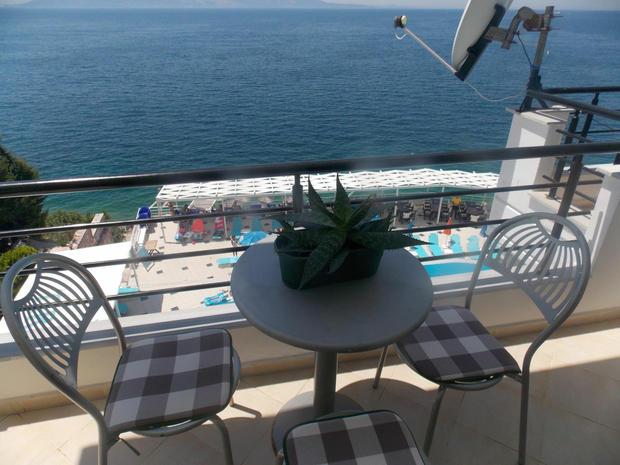 Berti Apartments Sarandë Esterno foto