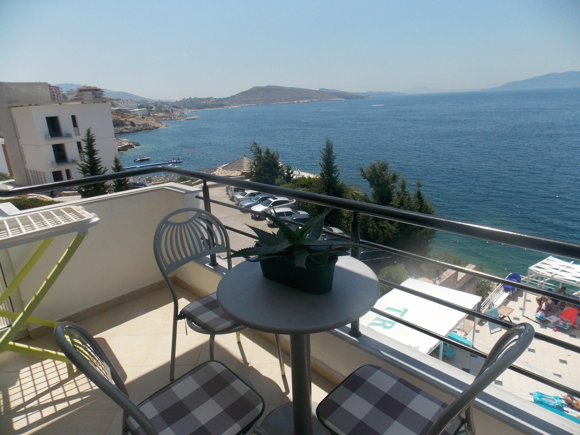 Berti Apartments Sarandë Esterno foto