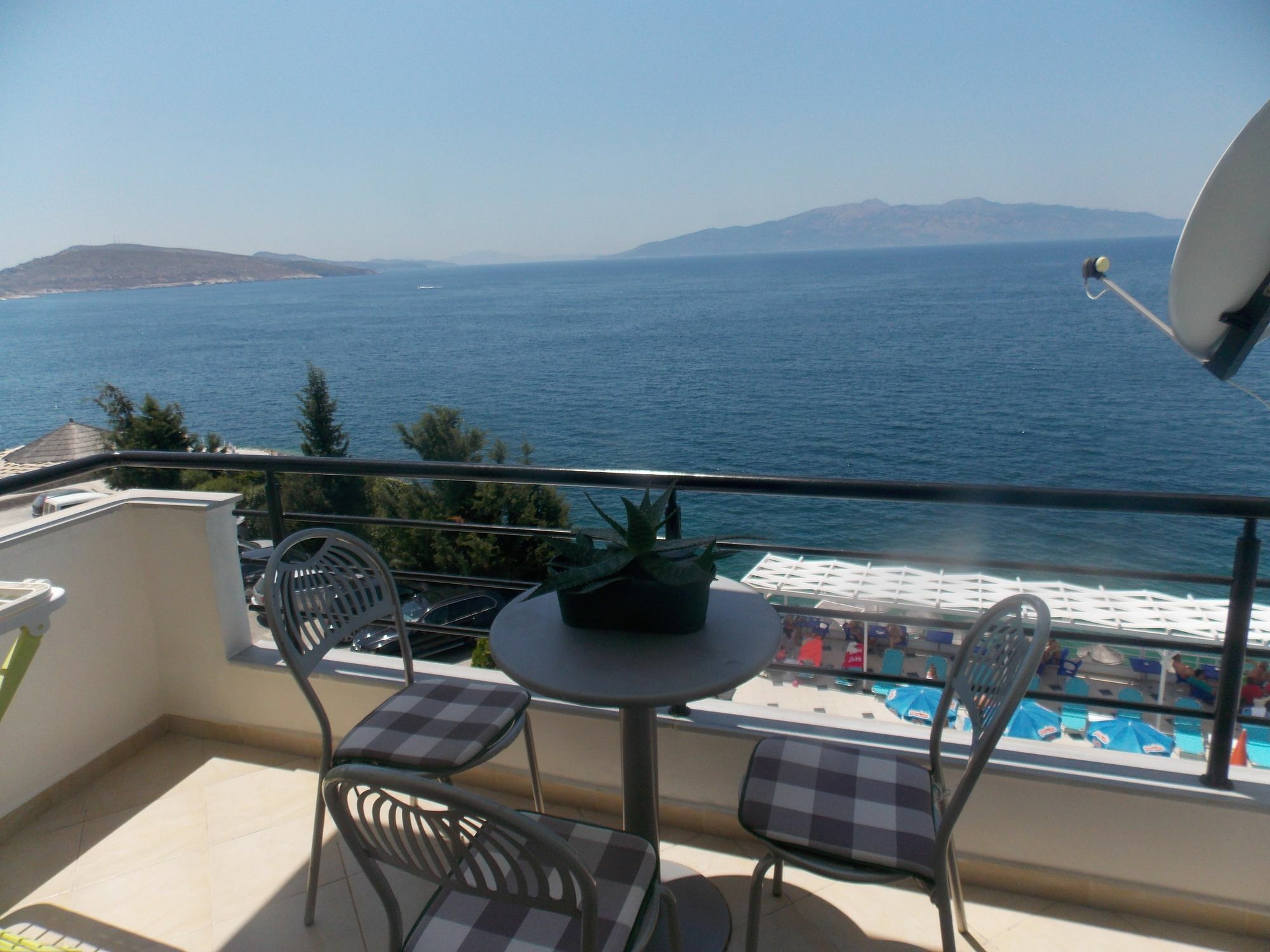 Berti Apartments Sarandë Esterno foto